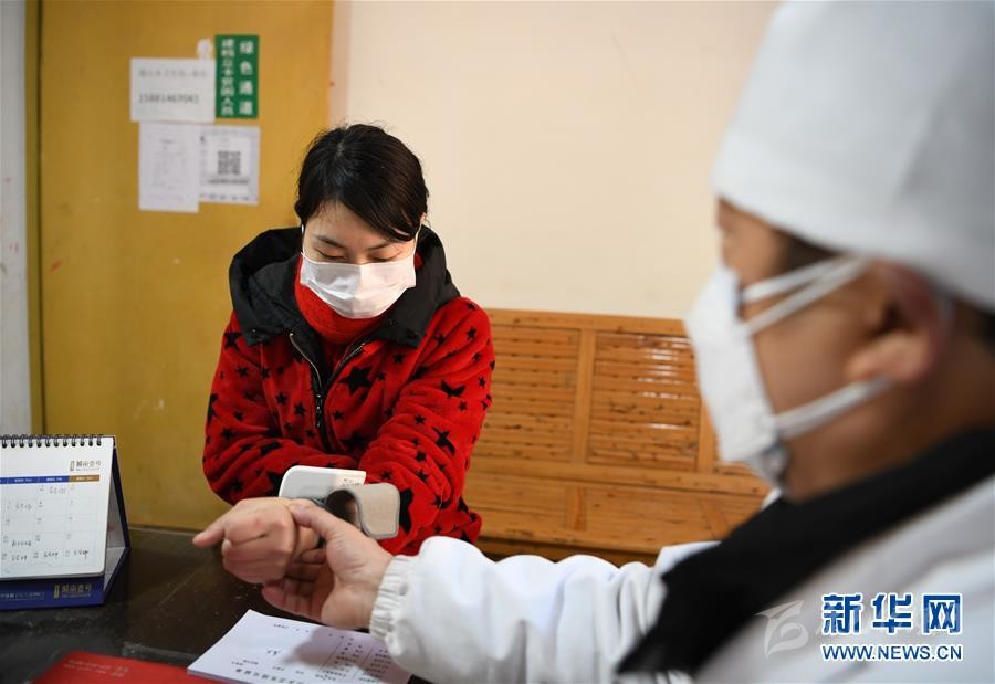 （抓好經(jīng)濟(jì)發(fā)展 應(yīng)對(duì)復(fù)雜局面·圖文互動(dòng)）（1）2500萬(wàn)農(nóng)民工如何安全返崗？——農(nóng)民工大省四川復(fù)工觀察