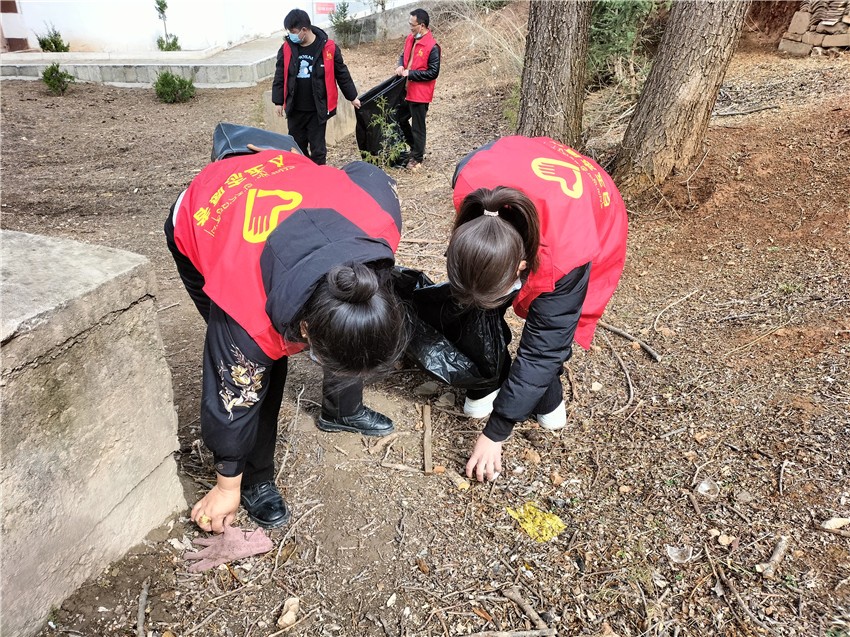 圖為志愿者.jpg 圖為志愿者.jpg