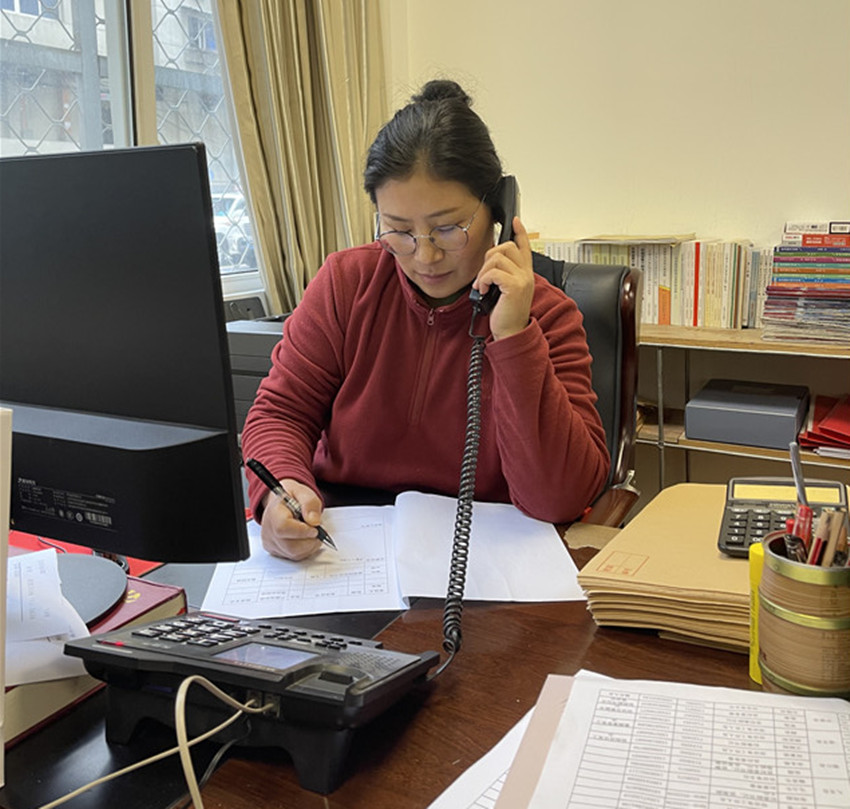 巴桑卓瑪接聽(tīng).jpg 巴桑卓瑪接聽(tīng).jpg